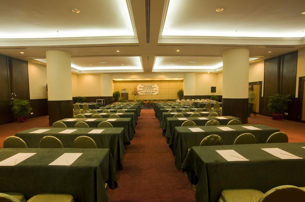 Flamingo Hotel By The Beach, Penang Tanjung Bungah  Ngoại thất bức ảnh